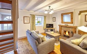 Host & Stay - Green Willow